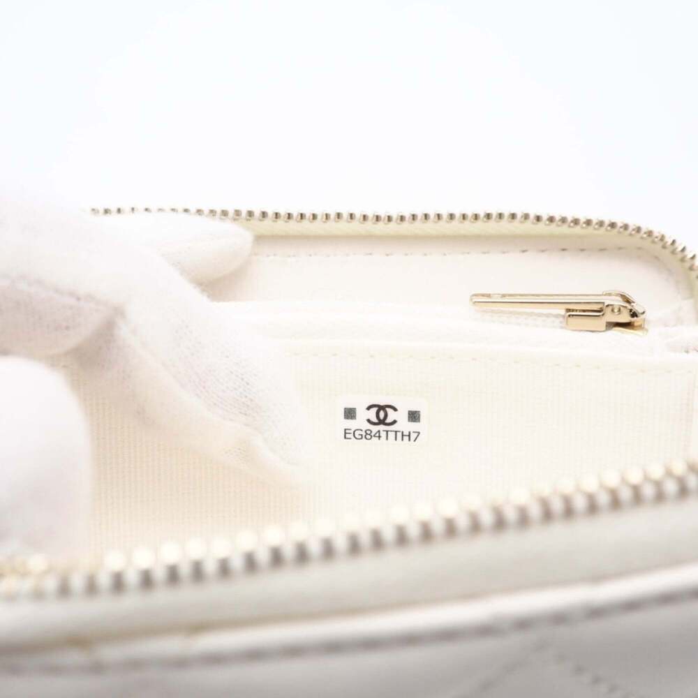 CHANEL Authentic White Lambskin Leather Wallet - Picture 12 of 12